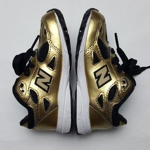 black and gold 990 new balance